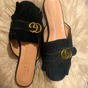 Chic Women’s Gucci Flats